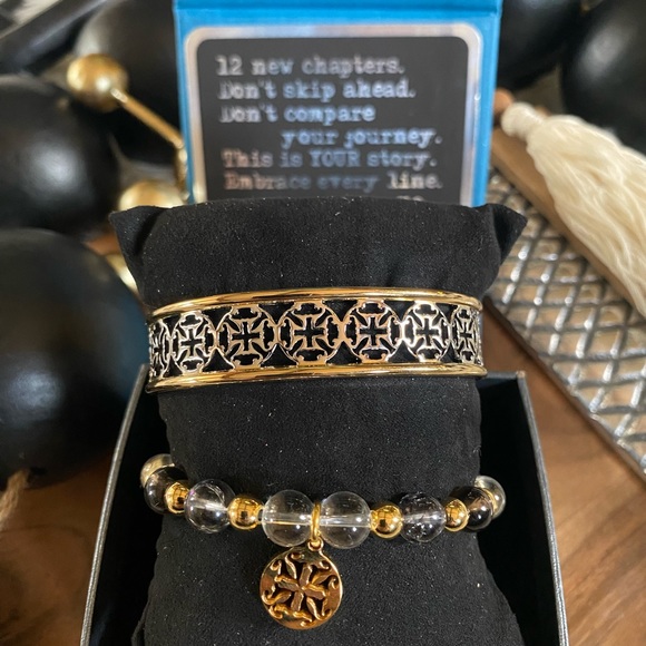 Rustic Cuff Set -2017 - Picture 3 of 8